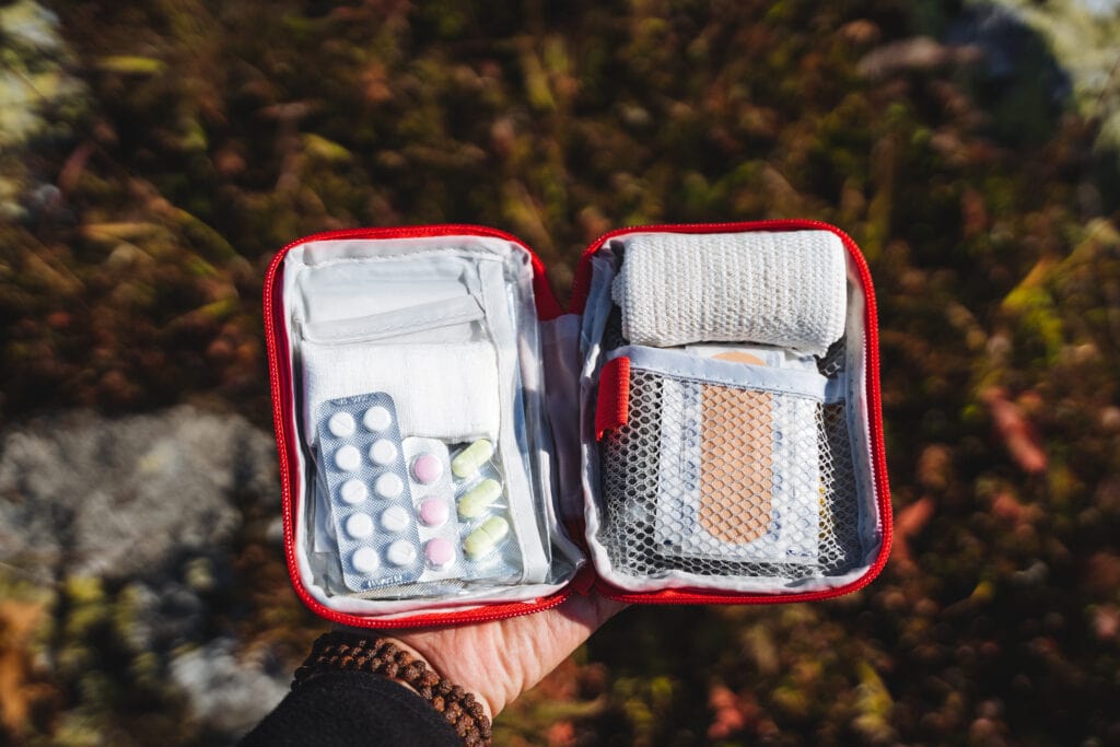 Apteczka podróżna - jakie leki zabrać w podróż