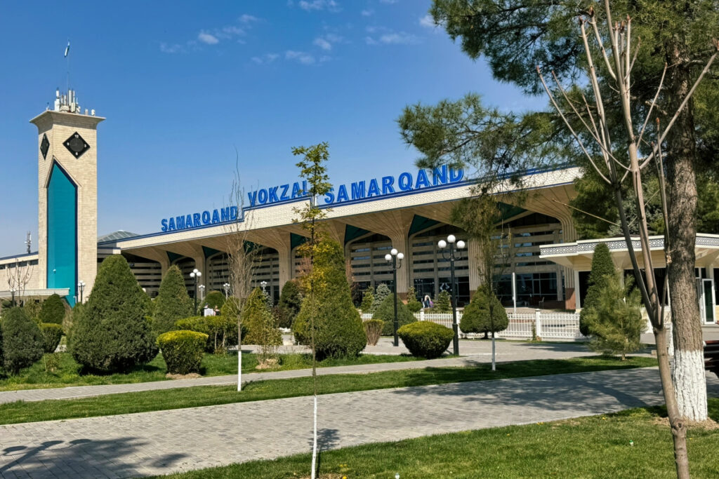 Dworzec kolejowy w Samarkandzie